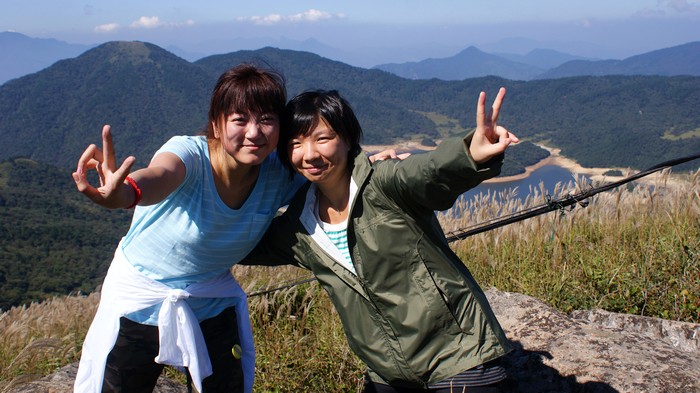 一转眼就和好姐妹喜上眉梢,如此美景,好不让人欢欣雀跃