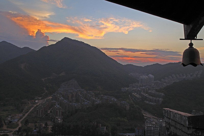 傍晚登富阳鹿山富春阁顶看龙吐祥云,中国旅游攻略-游侠客社区