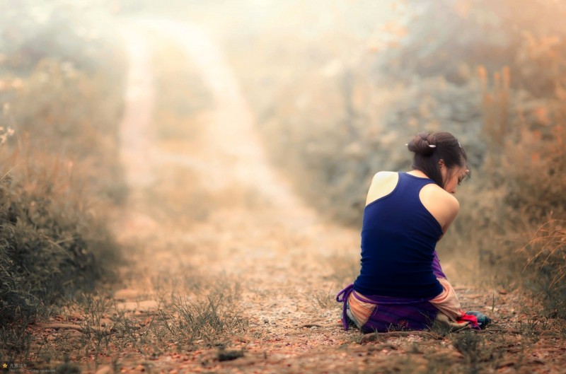 大家看到的都是我坚强的背影,可是谁知我的眼中有